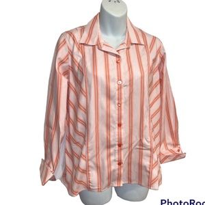 Liz Claiborne Button down Tailored Blouse in peach size 8P